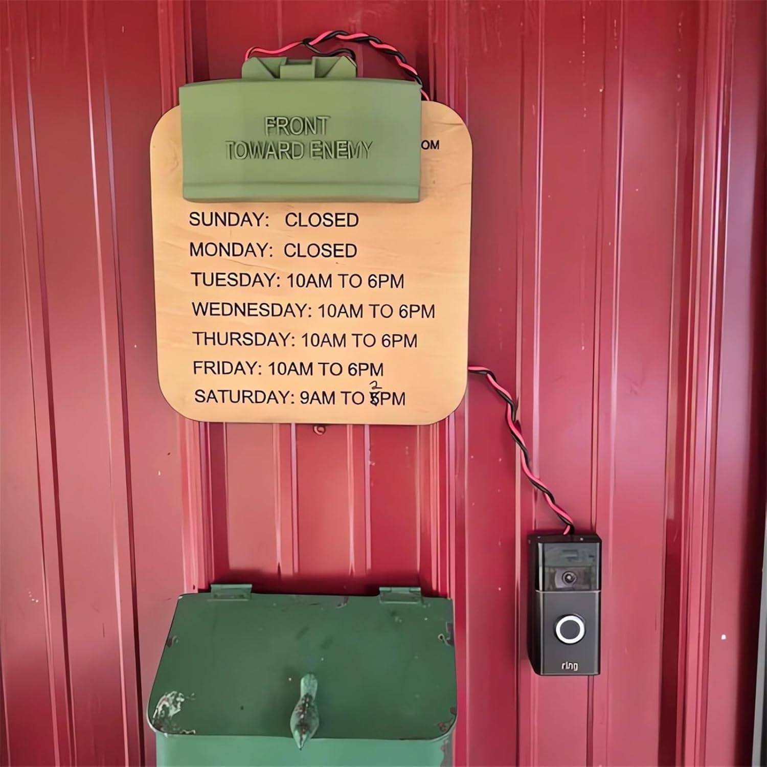 😈 Fake Mine Doorbell Prank Sign – Funny “Front Toward Enemy” No Soliciting Doorbell Cover for Home Entryway & Delivery Driver Reactions